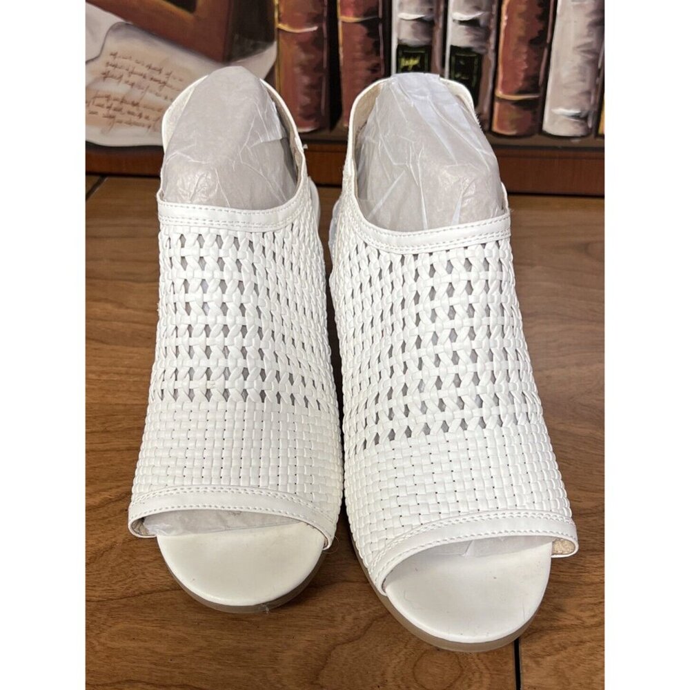 Sonoma White Heels Basket Weave Bootie Sandals Block 3" Heel Peep Toe Size 7 - Picture 2 of 7